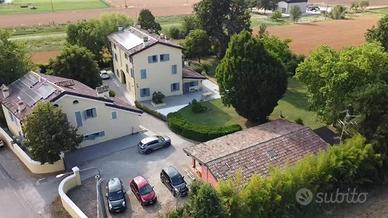 Villa di 400 m² con più di 5 locali e box auto a M