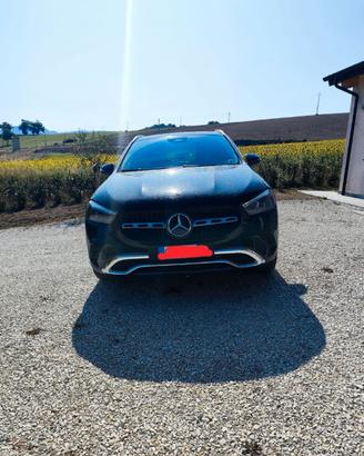 Mercedes-Benz GLA 200d Progressive Advanced Plus