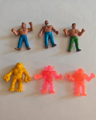 Action figure WWE e mostri (Karnak, toro e teseo)