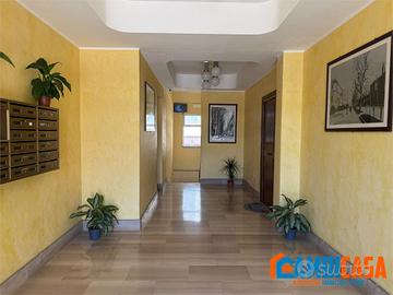 Zona Montepellegrino - 5 Vani doppi servizi.