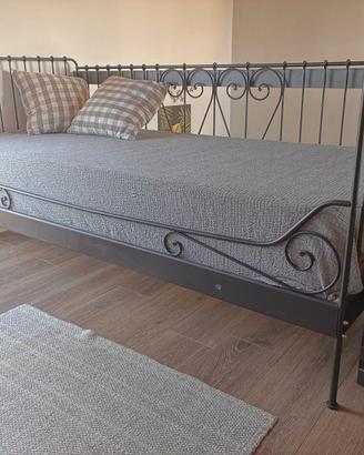 Letto daybed IKEA ferro battuto nero