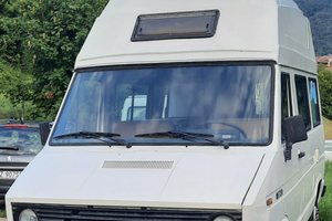 Camper compatto con gancio traino