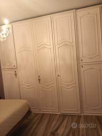 Armadio in legno pesante