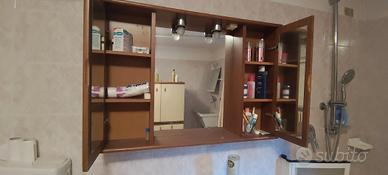 specchio e mobiletto con specchio per il bagno 