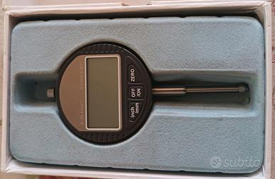 Comparatore digitale a corsa lunga 