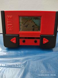 Videogioco vintage portatile