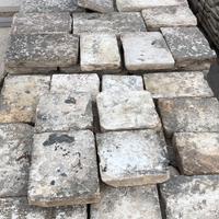 Affascinanti bancali di basole di recupero