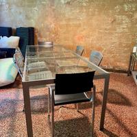 Tavolo Armani Tempered cristallo e acciaio