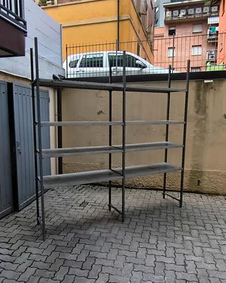scaffalatura in ferro 