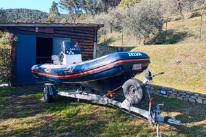 Gommone motore e carrello
