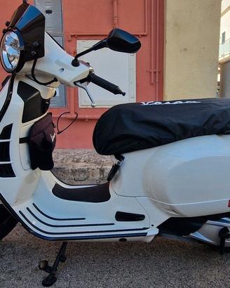 VESPA GTS HPE 300 SUPER SPORT ABS - BIANCA