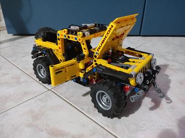 Jeep Wrangler Lego Technic 42122 con istruzioni
