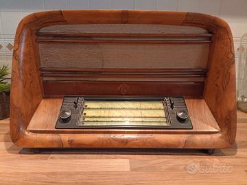Radiomarelli 8A05 del 1940 epoca a valvole