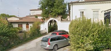 Ampio Locale al Rustico INVESTITORI!nel Cuore di B