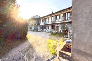 Casa indipendente di 303 m² con 4 locali e box aut