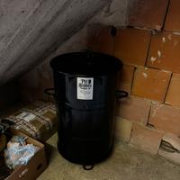 Barbecue a carbone pit barrel