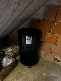 Barbecue a carbone pit barrel