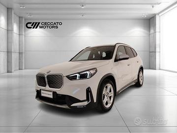 BMW iX1 edrive 20 X-Line