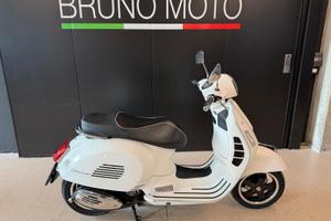 Vespa GTS 300 SUPER