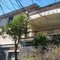 Trecastagni 3 vani con terrazzino e posto auto