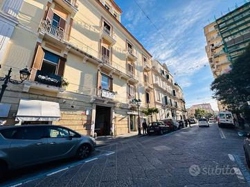 2 LOCALI A TORRE DEL GRECO