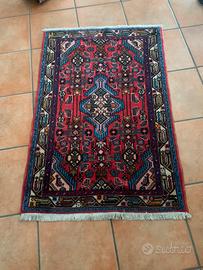 Tappeto orientale annodato a mano