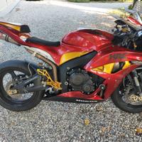 Honda cbr 600 rr pronto pista