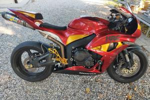Honda cbr 600 rr pronto pista