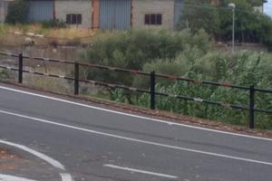 Capannone con piazzale annesso