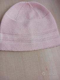 Cuffietta nuova per neonata