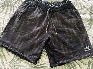 Pantaloncini adidas