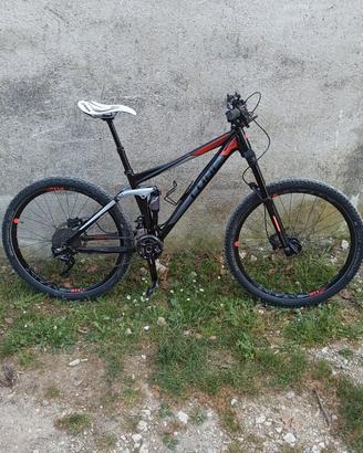Mountain bike all mountain 