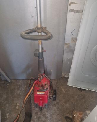 Decespugliatore Efco a scoppio  con mescela 