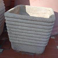 Vasi in cemento