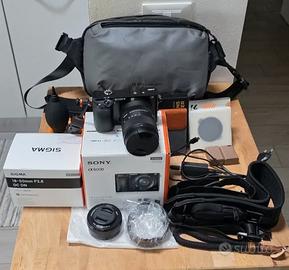 Sony Alpha a6000 + Sigma 18-50mm F/2.8 + accessori