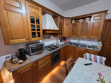 cucina in legno vero