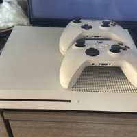 Xbox one S + 2 controller + 8 giochi