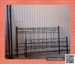 LETTO Matrimoniale ferro battuto --- come nuoVO-