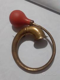 Corno d'epoca in ottone