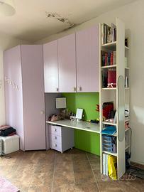 Cameretta con letto a castello e cabina armadio