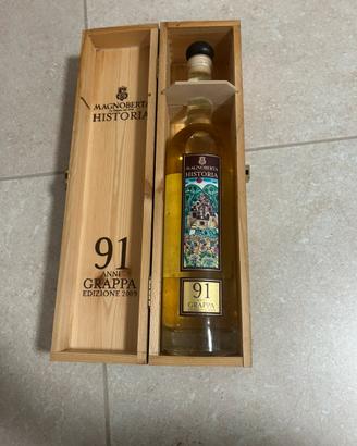 Grappa Magnoberta Historia 2009 Cassa Legno