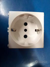 Interruttore e presa VIMAR