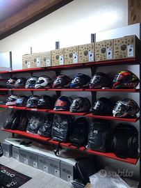 Espositore per abbigliamento e accessori