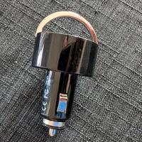 Caricabatterie USB da auto con doppia porta