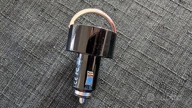Caricabatterie USB da auto con doppia porta