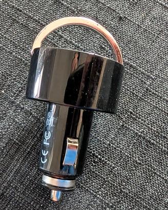 Caricabatterie USB da auto con doppia porta