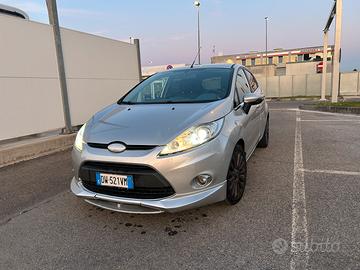 Ford fiesta titanium 1.4 BZ GPL