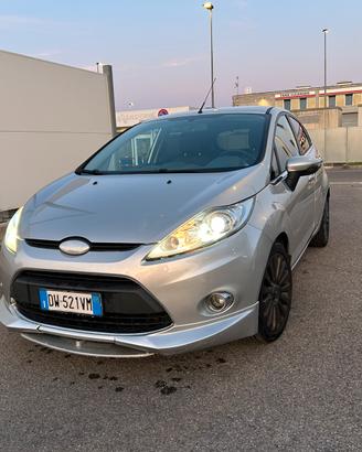 Ford fiesta titanium 1.4 BZ GPL