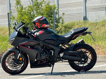 Honda CBR 650R E-Clutch