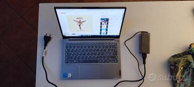 notebook Lenovo i5 Gen 11 RAM 16 Gb con NVME 512Gb